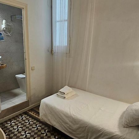 Hostal Eixample برشلونة المظهر الخارجي الصورة