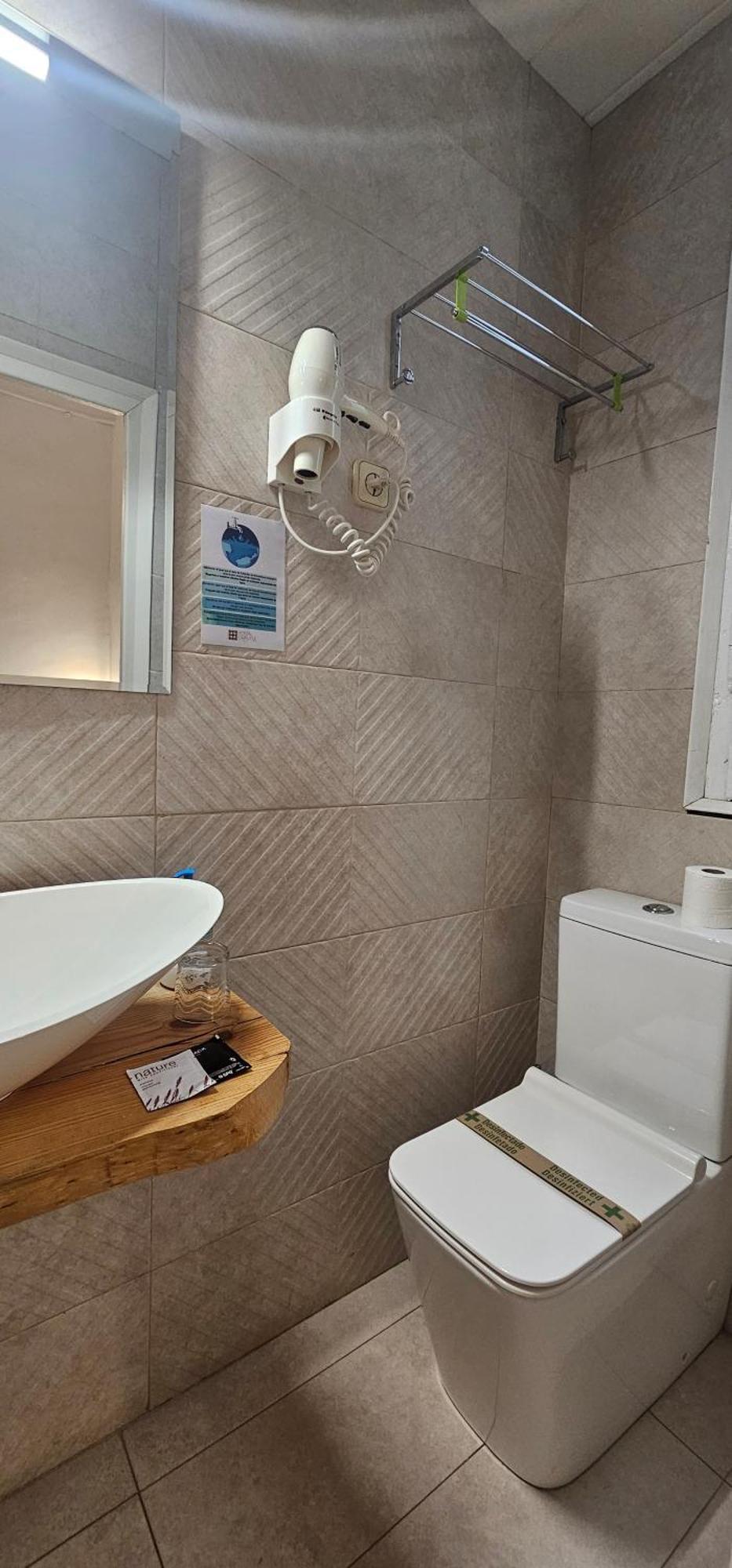 Hostal Eixample برشلونة المظهر الخارجي الصورة