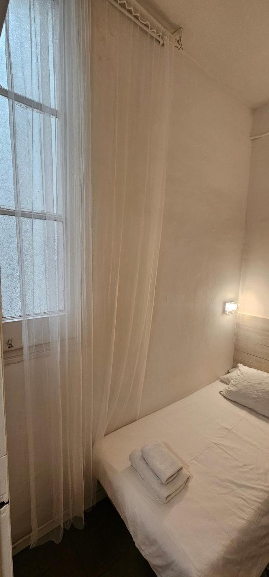 Hostal Eixample برشلونة المظهر الخارجي الصورة